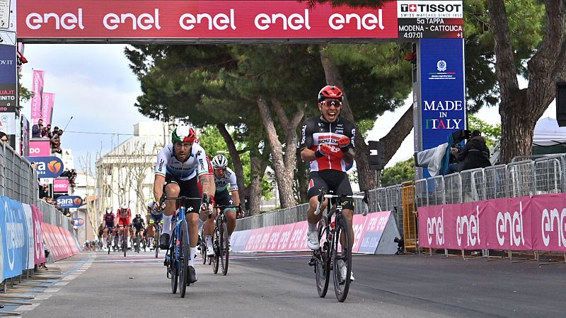 Caleb Ewan gana al sprint, De Marchi sigue líder y Landa abandona el Giro