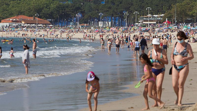 ¿Podremos quitarnos la mascarilla en exteriores este verano?