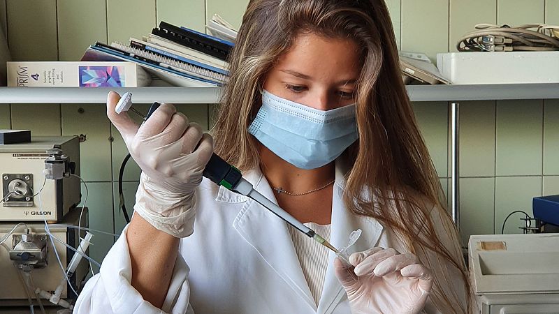 Jóvenes investigadores denuncian la falta de financiación tras la pandemia: "Hay mucha precariedad"