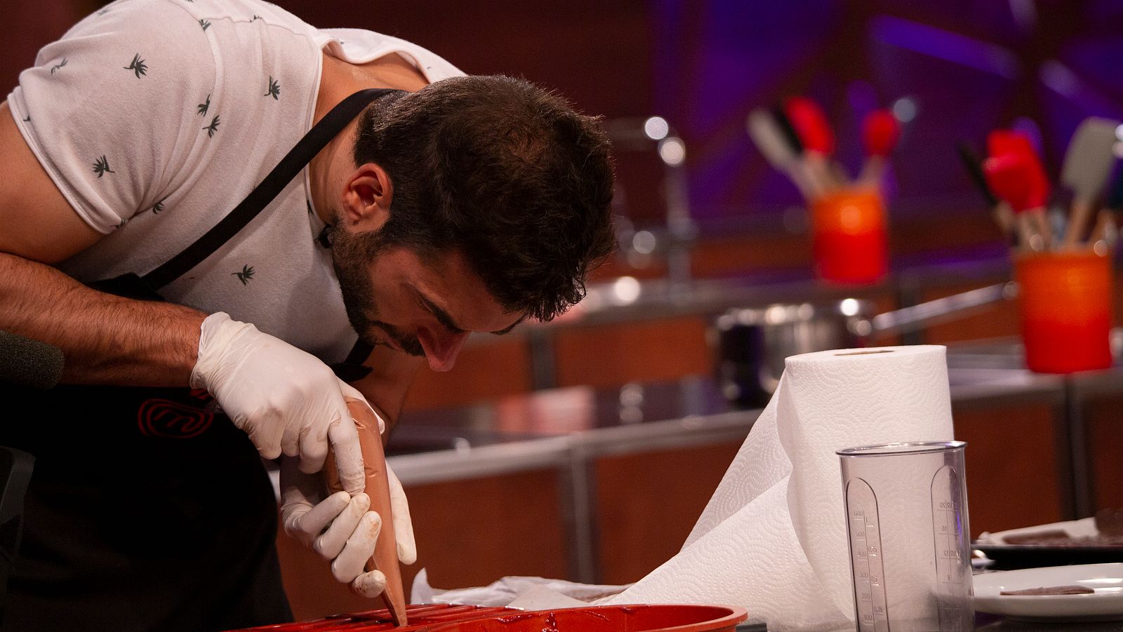 MasterChef 8 - Iván se luce con el lingote de chocolate