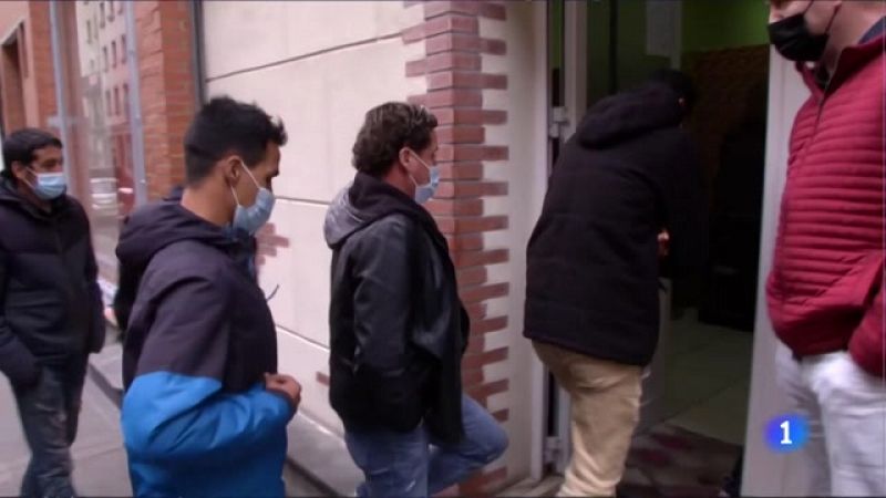 Imparten cursos de buenos tratos a inmigrantes sin techo en Bilbao