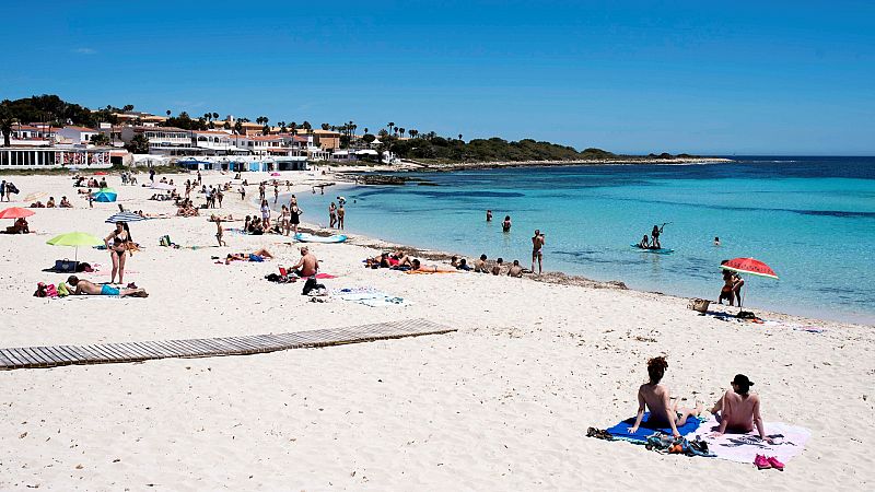 Baleares no exigirá PCR a los turistas españoles vacunados con al menos una dosis