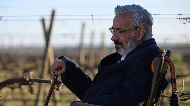 Imanol Arias sobre la muerte de Antonio Alcántara: "A pesar de que muere solito, muere con todos"