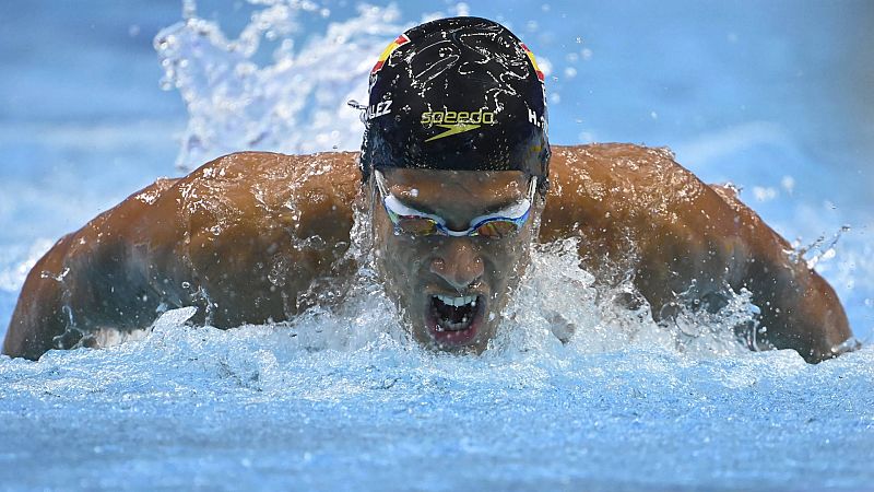 Hugo González se mete en otras dos finales y se confirma como estrella de la natación española