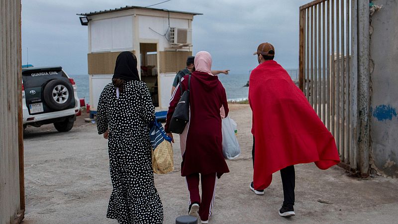 Hallan un segundo cadáver en la playa de El Tarajal de Ceuta en una jornada sin nuevas entradas