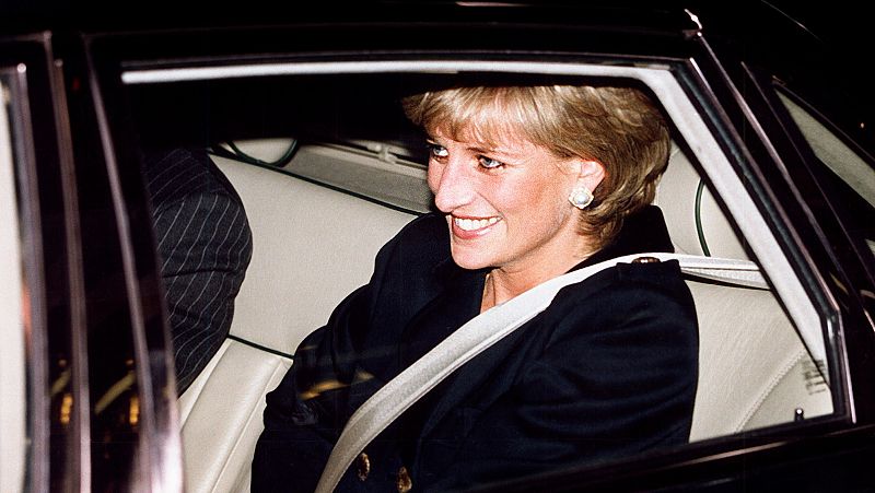 La BBC encubrió las "prácticas engañosas" de un periodista para conseguir la famosa entrevista a Lady Di en 1995