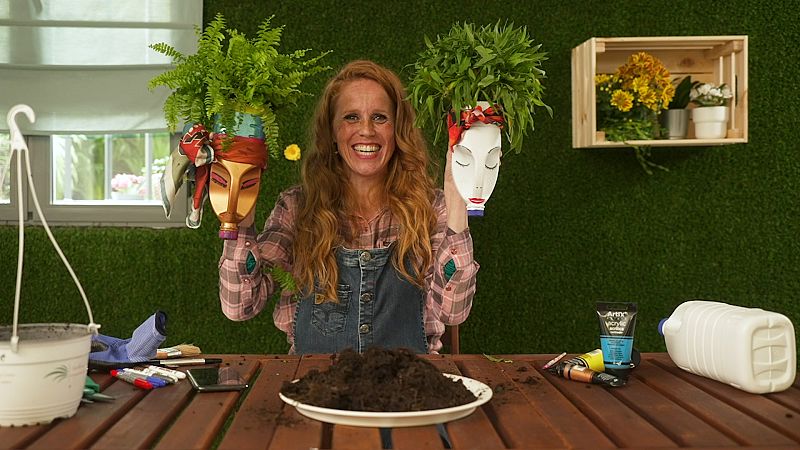 Decora tu terraza con divertidas macetas colgantes