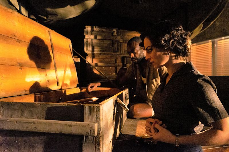 Patricia encuentra armas dentro de los camiones de la fábrica