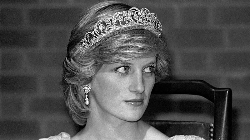 El príncipe William culpa a la BBC de aumentar la paranoia de su madre, Lady Di