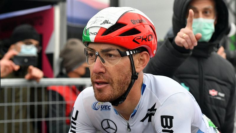 El italiano Giacomo Nizzolo abandona el Giro