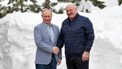 Las mañanas de RNE con Íñigo Alfonso - La paradoja de las sanciones de la UE a Lukashenko: "Cuanto más débil está, más depende de Rusia" - Escuchar ahora