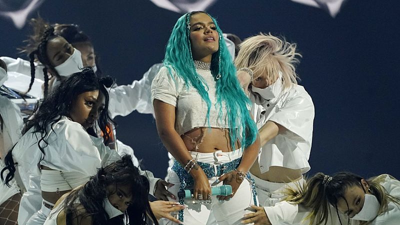 Karol G desmiente los rumores de "malos rollos" y rivalidad con Rosalía