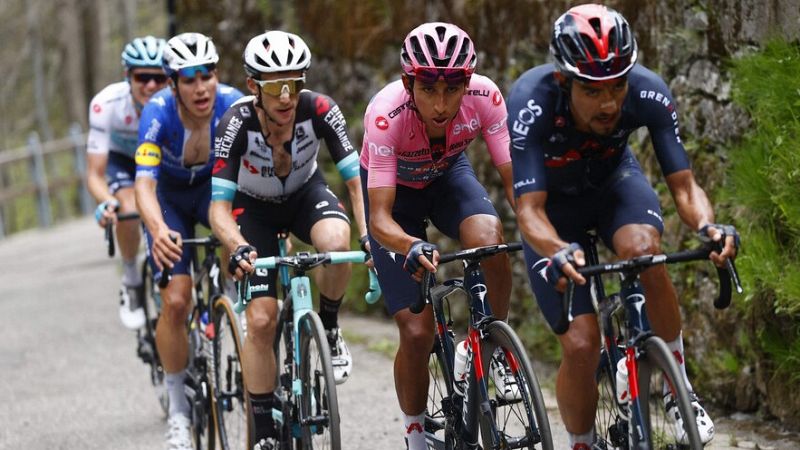El Ineos sentencia el Giro de Italia
