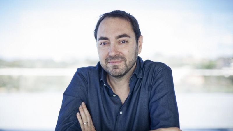 Nando López, autor de 'Por qué tiene que ser todo tan difícil': "Creo que hay mucho desprecio hacia todo lo que va destinado a los adolescentes"