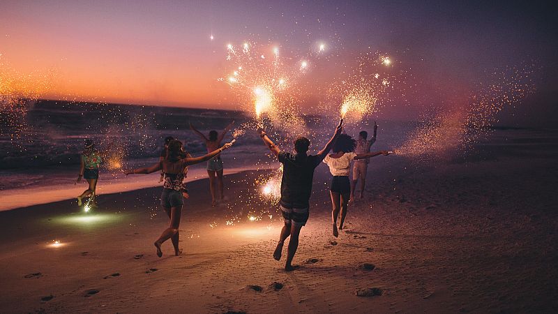 Playz rueda "El verano de después", un documental que refleja la vida de cinco jóvenes tras la pandemia