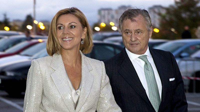 El juez imputa a Cospedal y a su marido por el espionaje a Bárcenas en el caso Kitchen