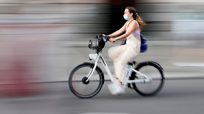 Las bicicletas vuelven a las calles empujadas por la pandemia con más de dos millones de ciclistas potenciales