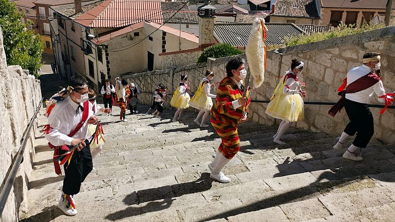 La danza que sube 96 escalones en el Corpus