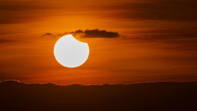 Así se verá el eclipse anular de Sol este 10 de junio en España