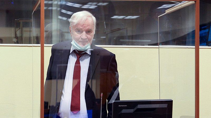 El Tribunal de La Haya confirma la cadena perpetua por genocidio a Ratko Mladic, el 'carnicero de los Balcanes'