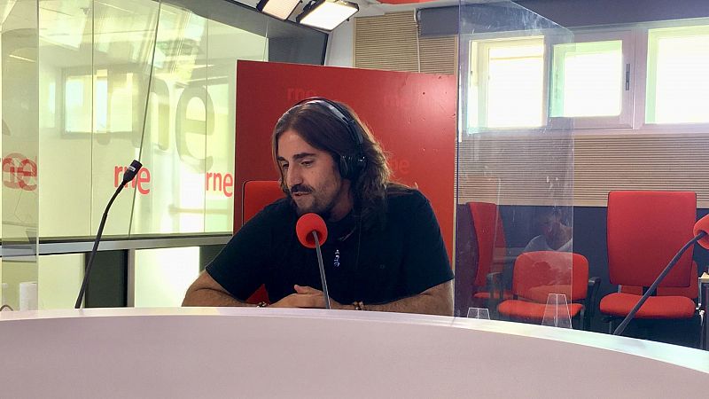 Andrés Suárez: "Cuando tocas en el metro no te aplaude nadie"