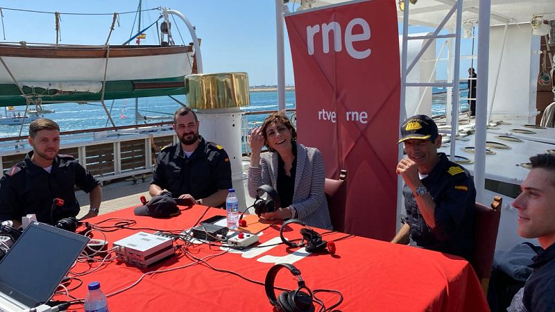 'Por tres razones' vive, a bordo, el final de la vuelta al mundo del Elcano