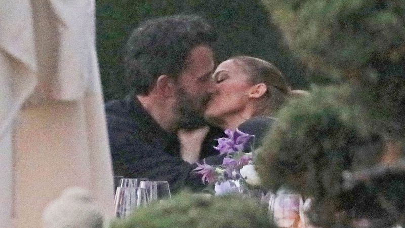 ¡Por fin! El beso que confirma el romance de Jennifer López y Ben Affleck