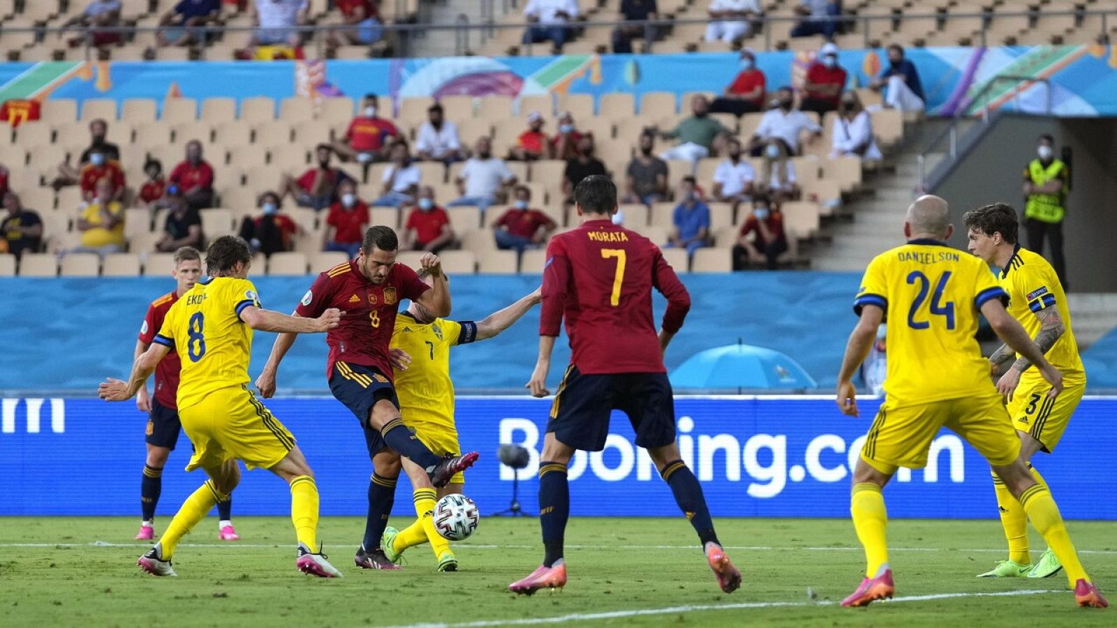 España debuta en la Euro dominando el balón pero sin gol | Ver