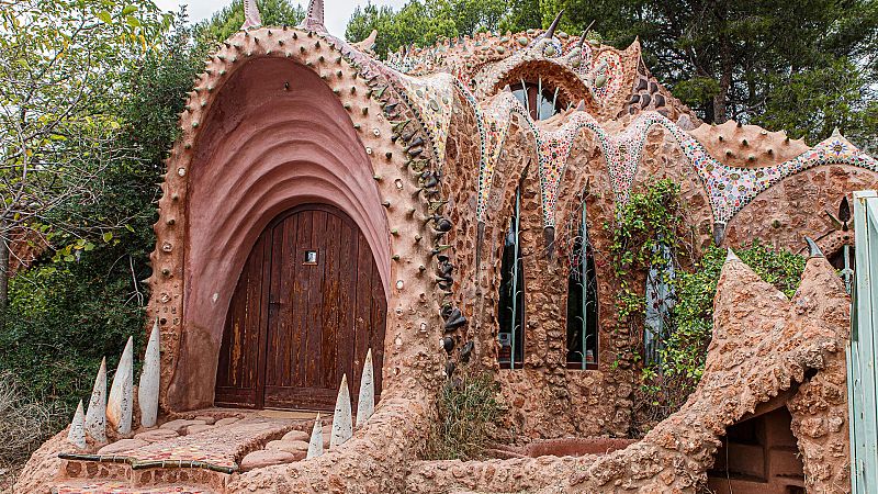 La Virgen de la Cueva y otros lugares bizarros que visitar en Valencia