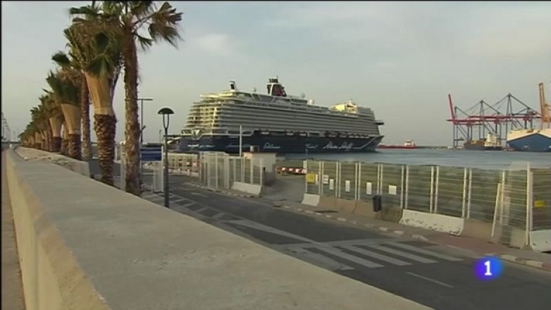 Atraca en el Puerto de Málaga el primer crucero desde que se inició la pandemia