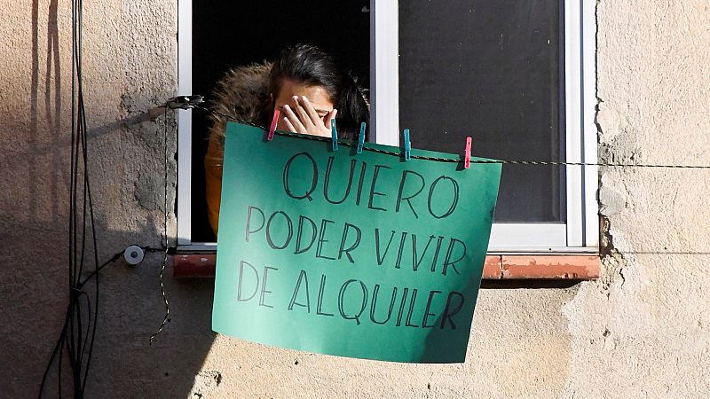 Vecinos de Barcelona se concentran para pedir que se detengan "todos los desahucios"