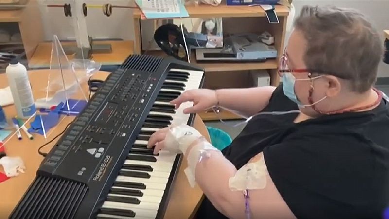 El reencuentro con la música, una terapia clave en la recuperación de una paciente de COVID