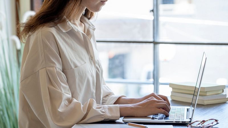 El teletrabajo crece en España: el 11,2 % de los ocupados continuó trabajando desde casa en el primer trimestre