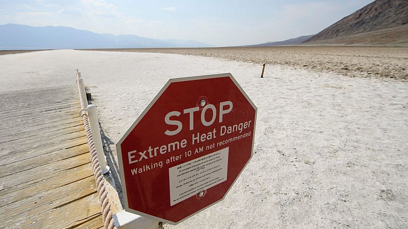 La costa oeste de EE.UU. sufre una ola de calor "sin precedentes" con temperaturas de más de 50 grados