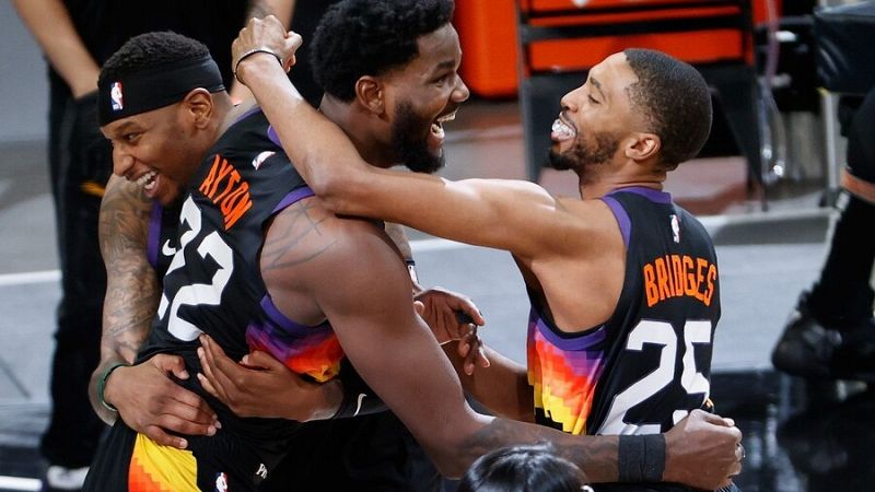 Los Suns ganan un partido épico en la bocina para poner el 2-0 en la final de conferencia