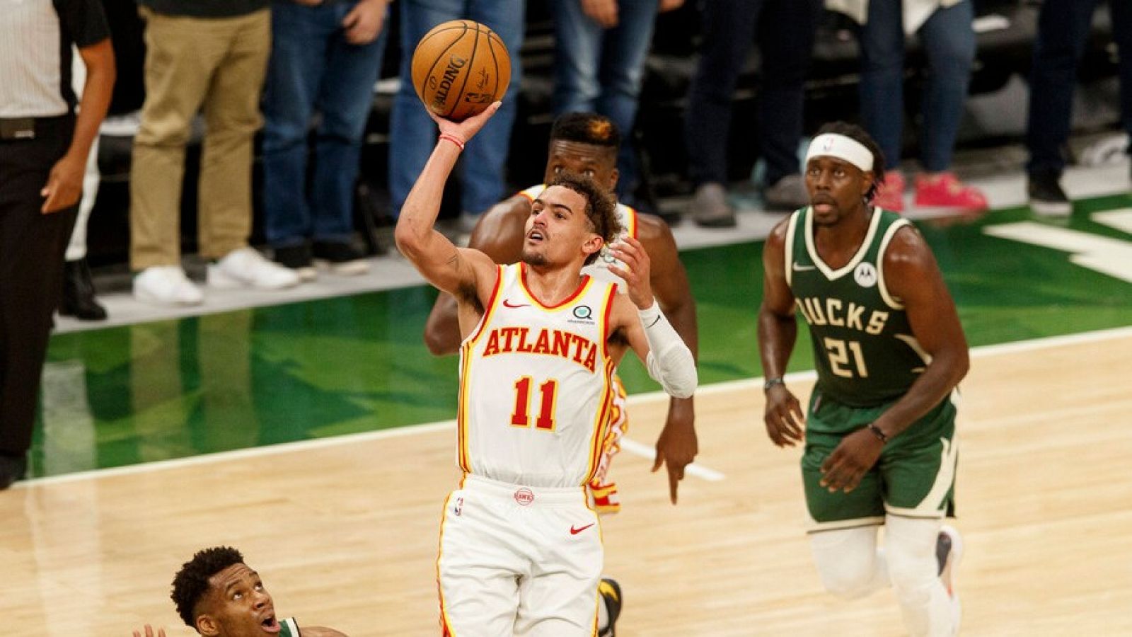 Los Hawks sorprenden a los Bucks en el primer partido de la Final del Este