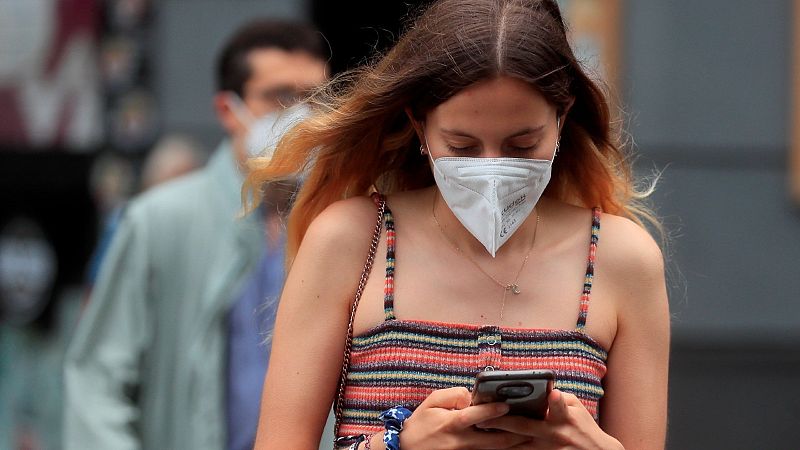 El Gobierno da luz verde al fin de la mascarilla obligatoria en exteriores