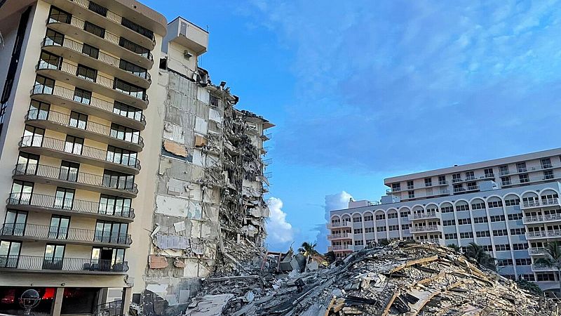 Los equipos de rescate buscan a 159 desaparecidos tras el derrumbe de un edificio en Miami