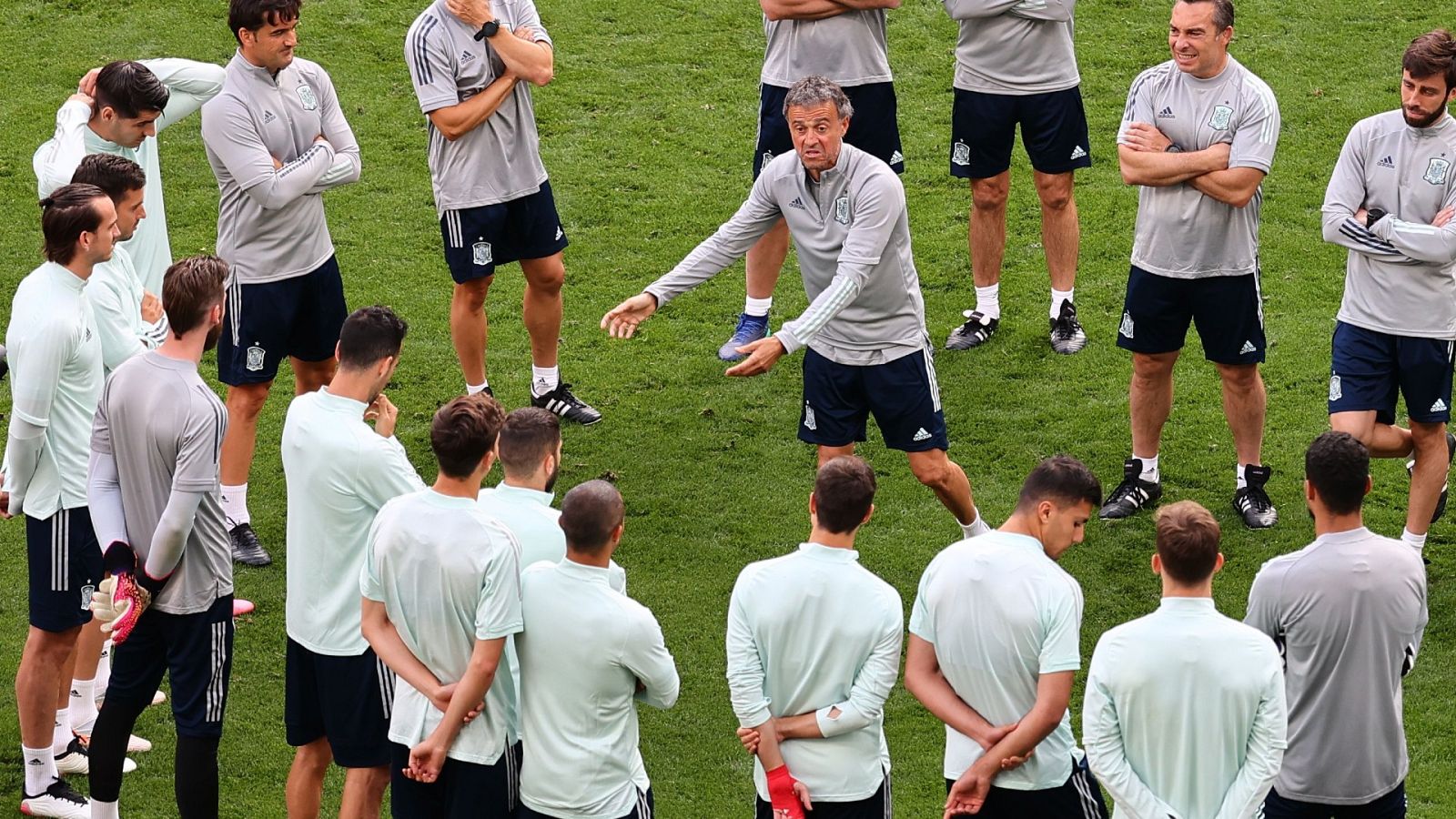 España se juega los octavos a todo o nada ante Croacia | Ver