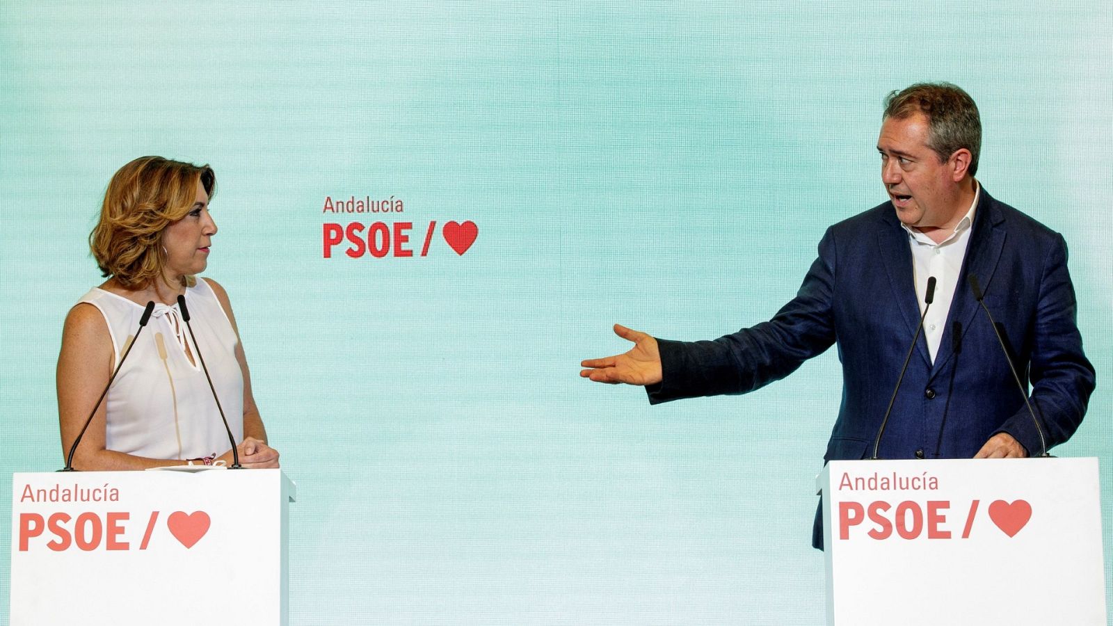 Susana Díaz y Espadas pactan agilizar el relevo de liderazgo del PSOE-A