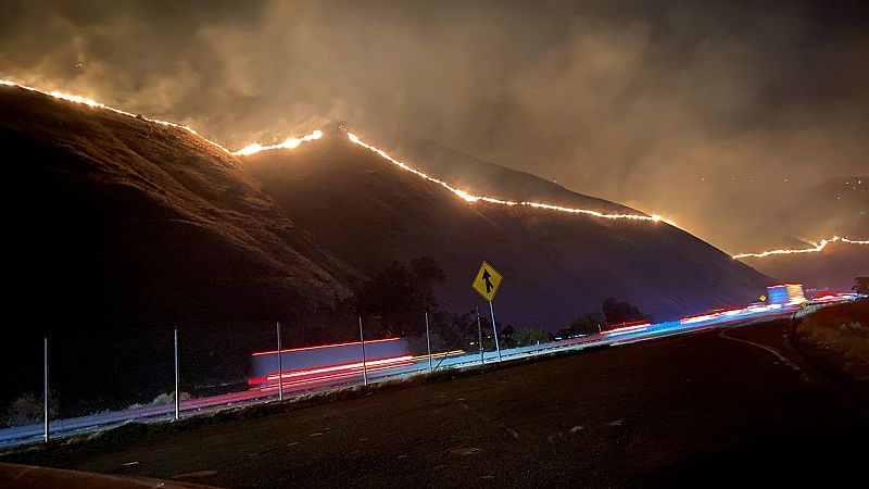 Crecen los incendios en el oeste de EE.UU. por una intensa ola de calor