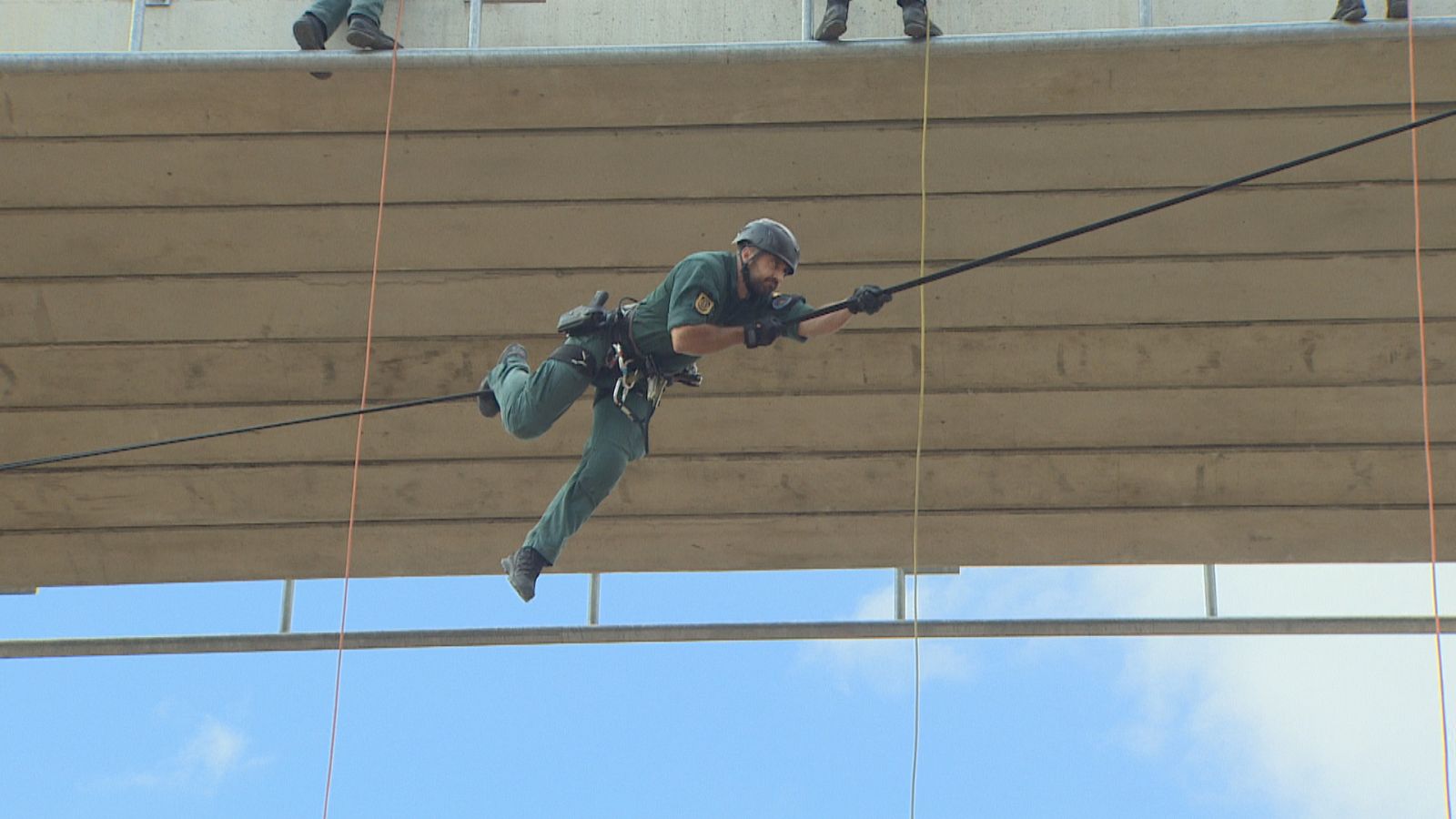 Simulacro para mostrar su día a día a los ciudadanos