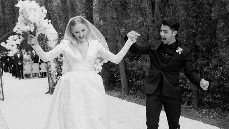 Sophie Turner y Joe Jonas celebran dos años de casados con fotos inéditas de su boda