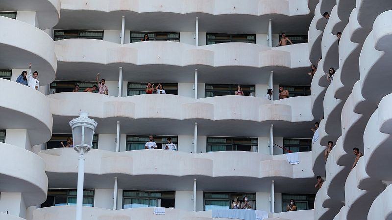 Palma de Mallorca: del macrobrote de COVID-19 al confinamiento de jóvenes matizado por los jueces