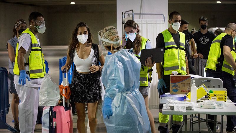 ¿Se enfrentan los menores de 40 años a una quinta ola de COVID-19?