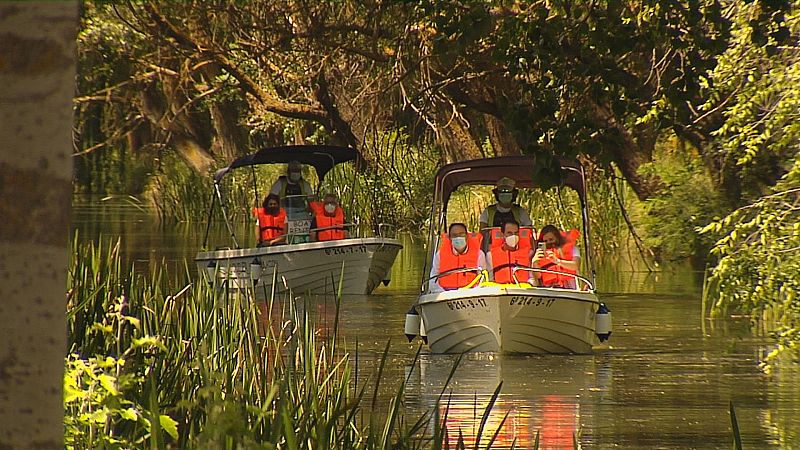 En marcha las embarcaciones tursticas del Canal de Castilla