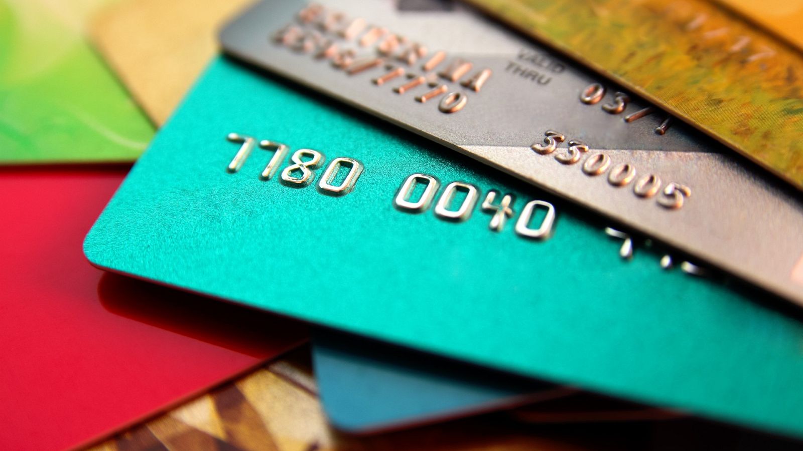 Estos son los bancos que más te cobran por tu dinero - La hora de La 1 | Ver