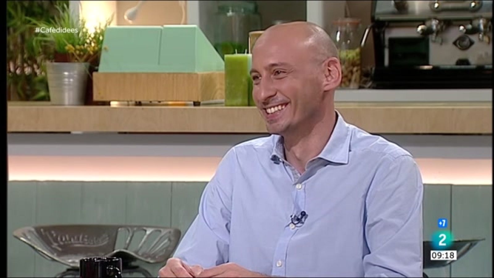 Cafè d'idees - Robert Güerri: "La mascareta hauria de tornar a ser obligatòria a l'exterior"