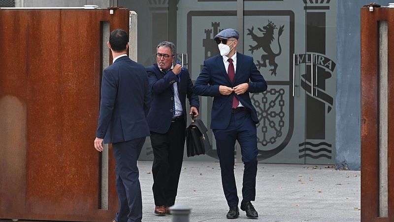 Los mossos acusados de encubrir a Puigdemont: "Le acompañábamos a que se entregara"