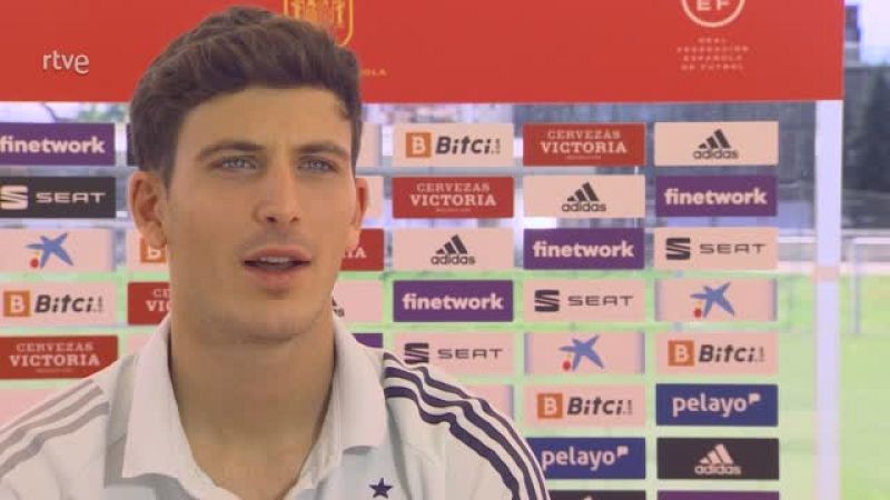 Pau Torres: "Es una experiencia muy bonita defender la camiseta de tu país en una Eurocopa"